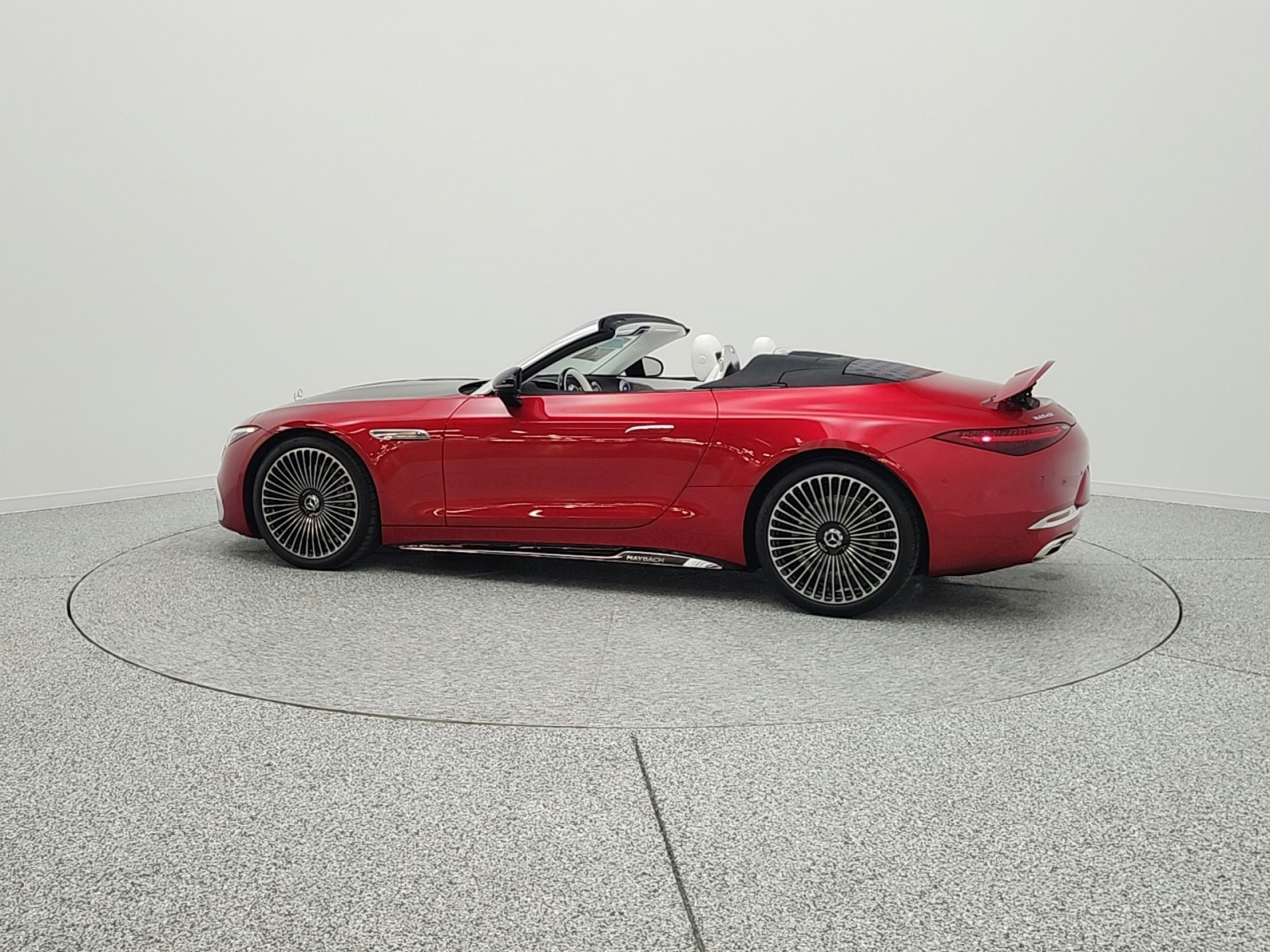 New 2026 MANUFAKTUR Garnet Red Metallic (Red Ambiance) Mercedes-Benz Maybach SL 680 Monogram Series image 9