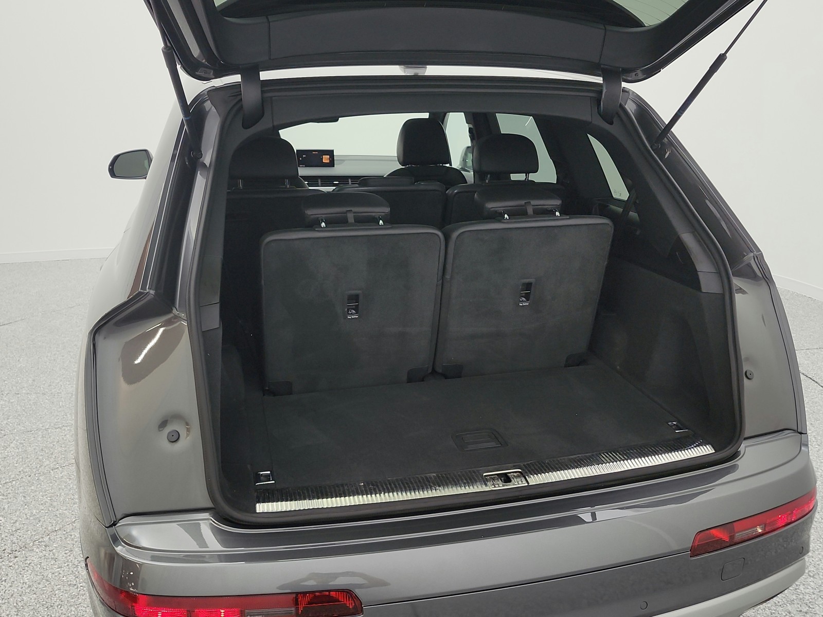 Used 2019 Samurai Gray Metallic Audi Premium 45 TFSI quattro image 23