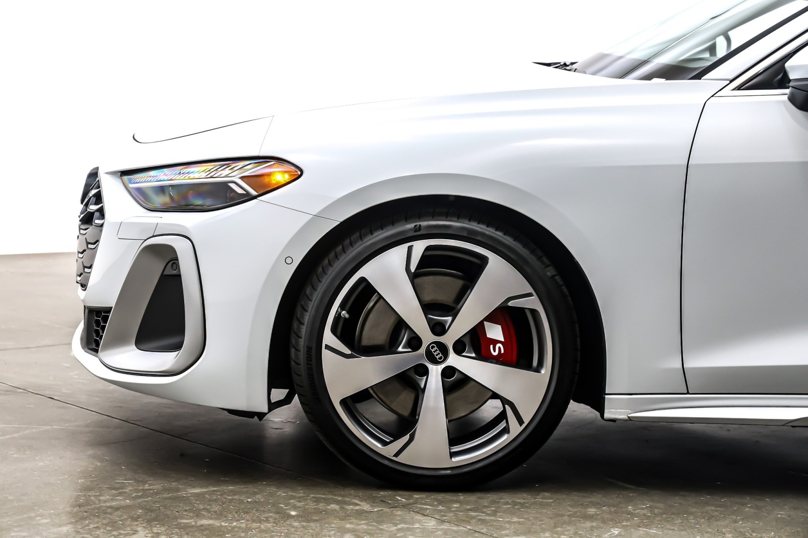 New 2025 Glacier White Metallic Audi Premium Plus 3.0 TFSI quattro image 10