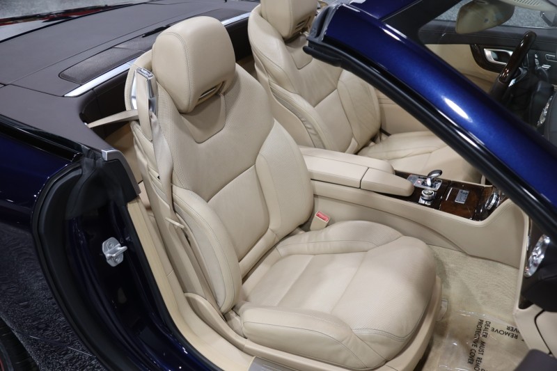 2013 Mercedes-Benz SL 550 AMG Sport 2dr Roadster in , 