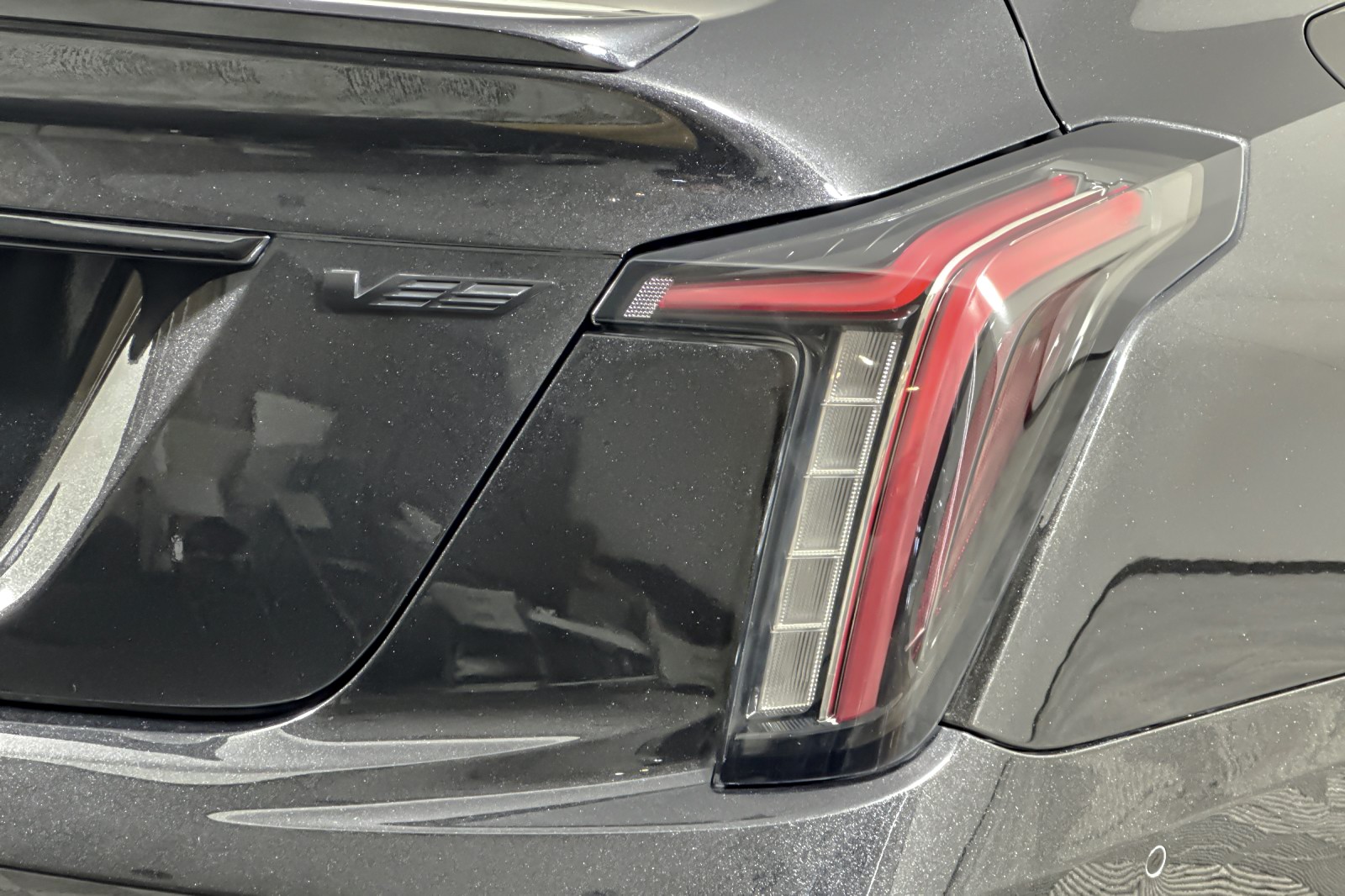 Used 2024 BLACK DIAMOND Cadillac 4dr Sdn image 26