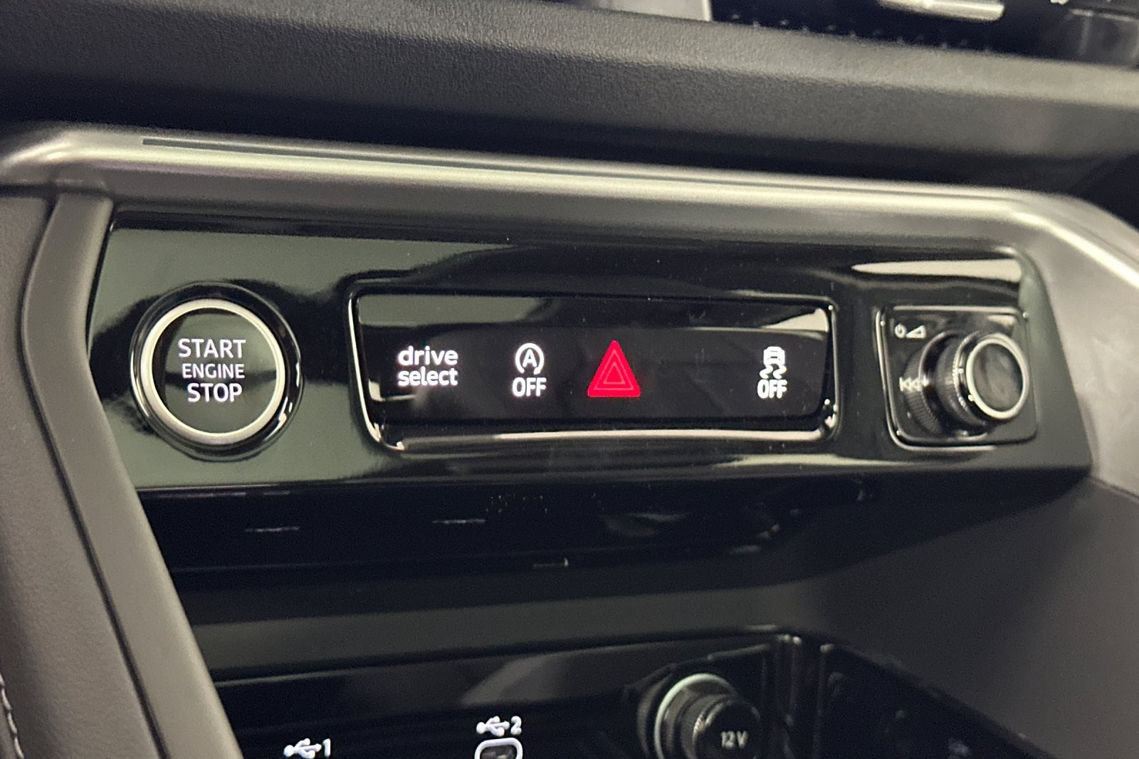 New 2025 Glacier White Metallic Audi Premium Plus 2.0 TFSI quattro image 19