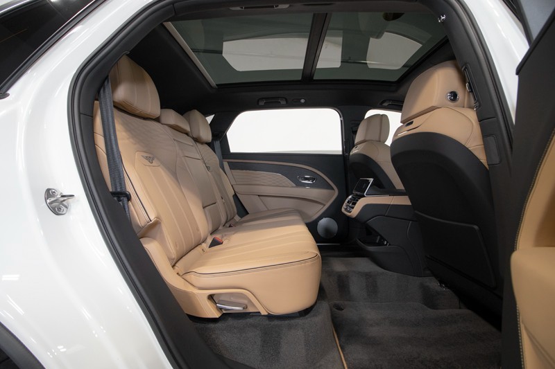 2024 Bentley Bentayga EWB Bentayga EWB Azure ($281,000 MSRP) *1-OWNER* in , 