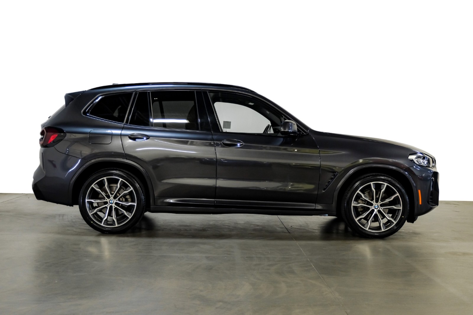 2022 BMW X3 sDrive30i MSport 20Alloys PanoRoof ConvcPkg HtdSea 4