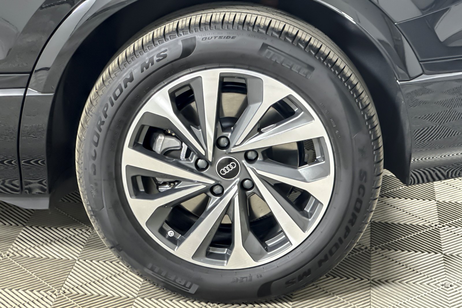 New 2027 Mythos Black Metallic Audi Premium quattro image 26