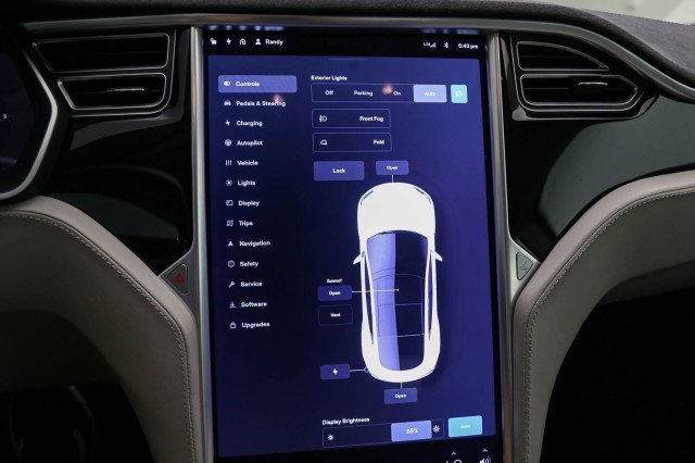 2016 Tesla Model S 70 kWh Battery 26