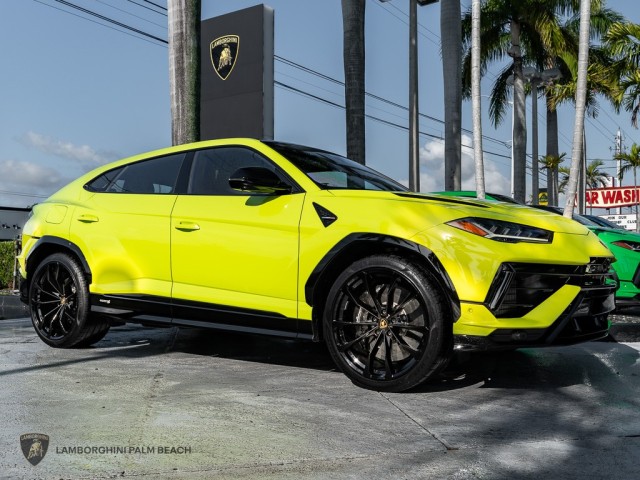 2023 Lamborghini Urus S in , 