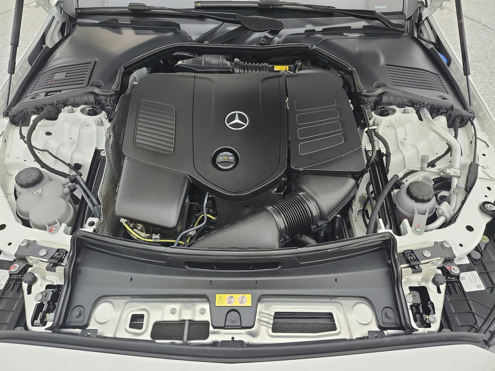 Used 2024 Polar White Mercedes-Benz C 300 Sedan image 17