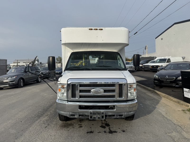 2015 Ford E-450 Wheelchair Lift & Passenger Bus in , 