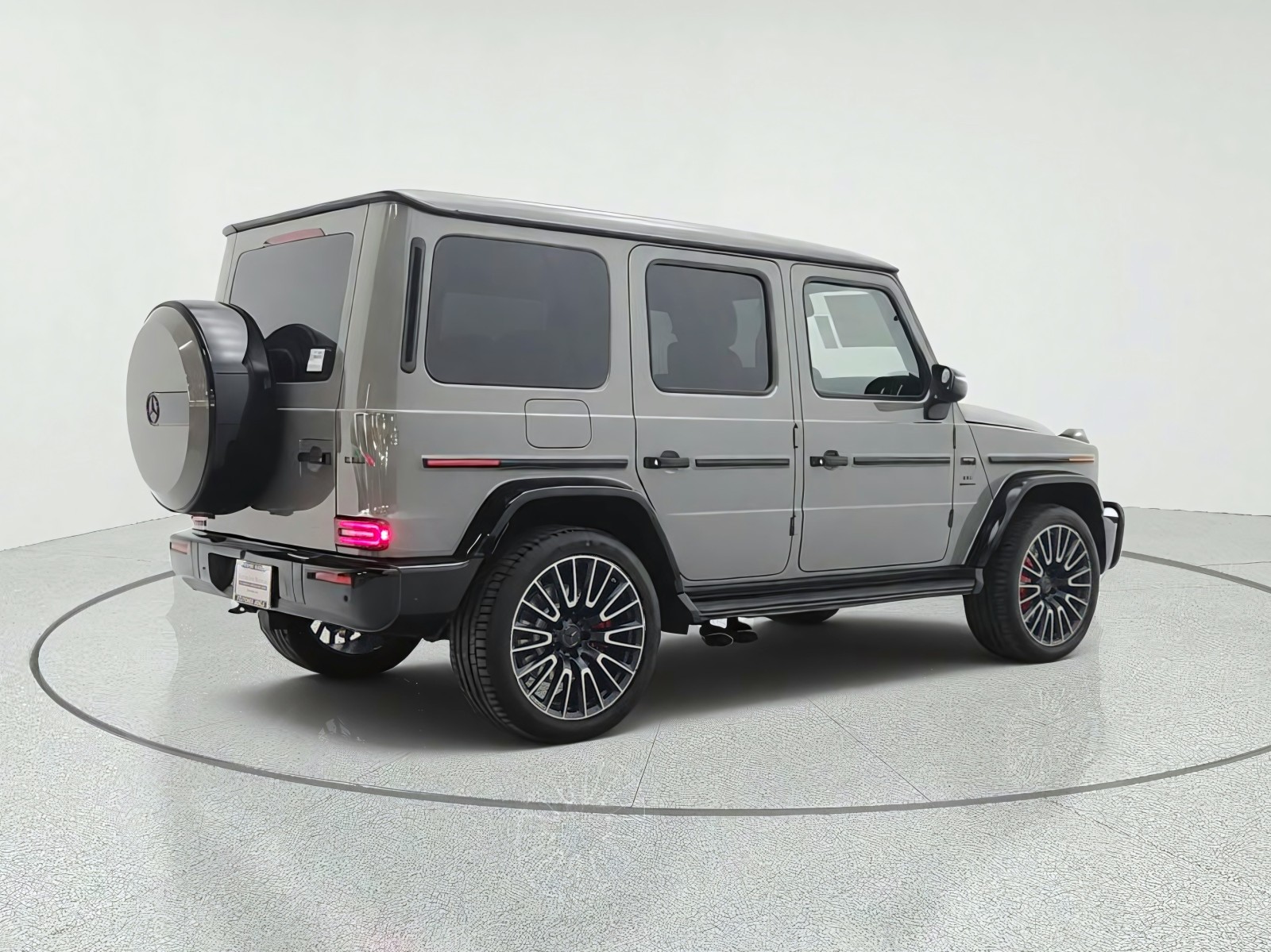 New 2027 MANUFAKTUR Arabian Grey Mercedes-Benz AMG® G 63 SUV image 5