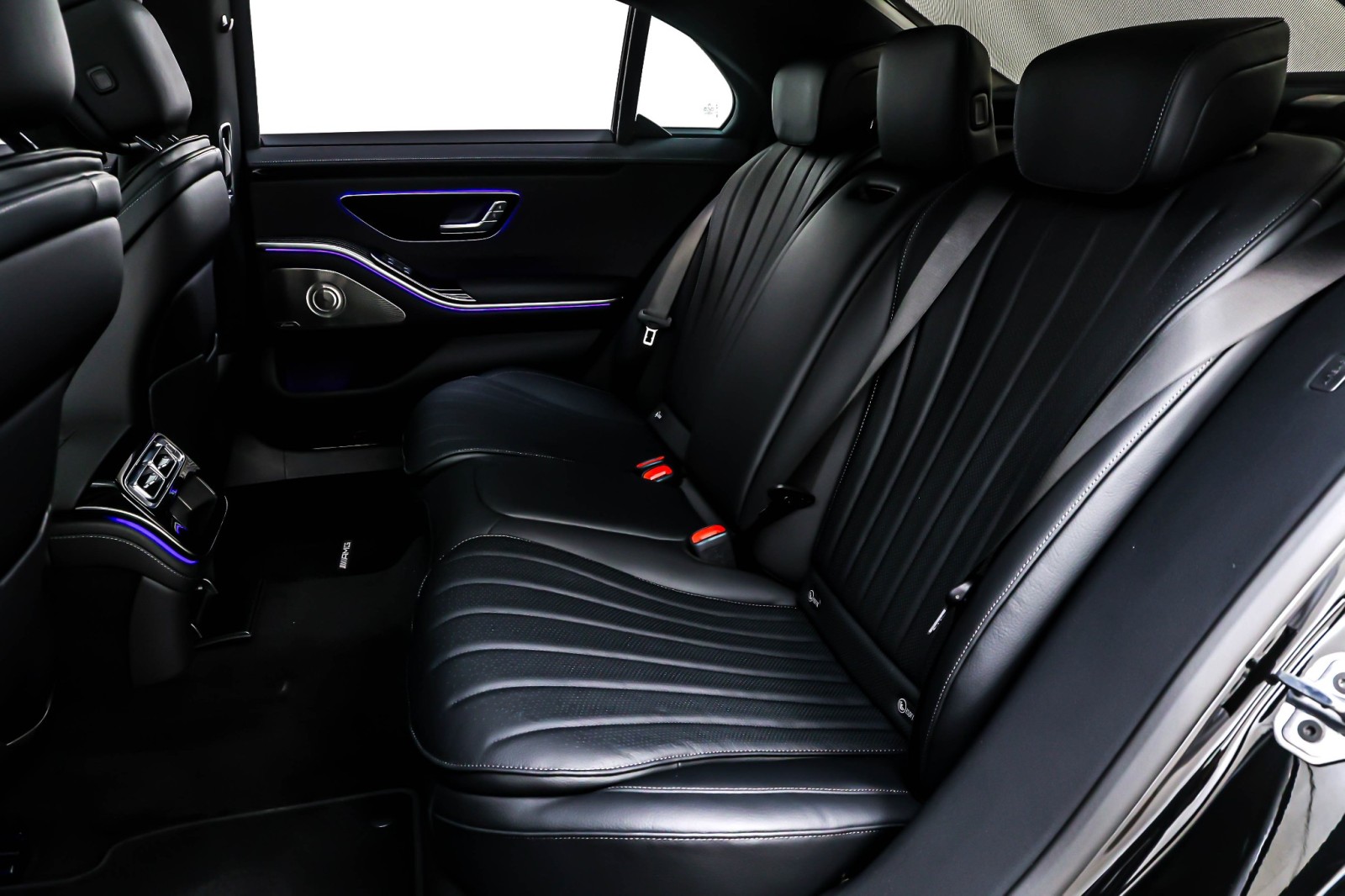 New 2026 Obsidian Black Metallic Mercedes-Benz S 500 image 8