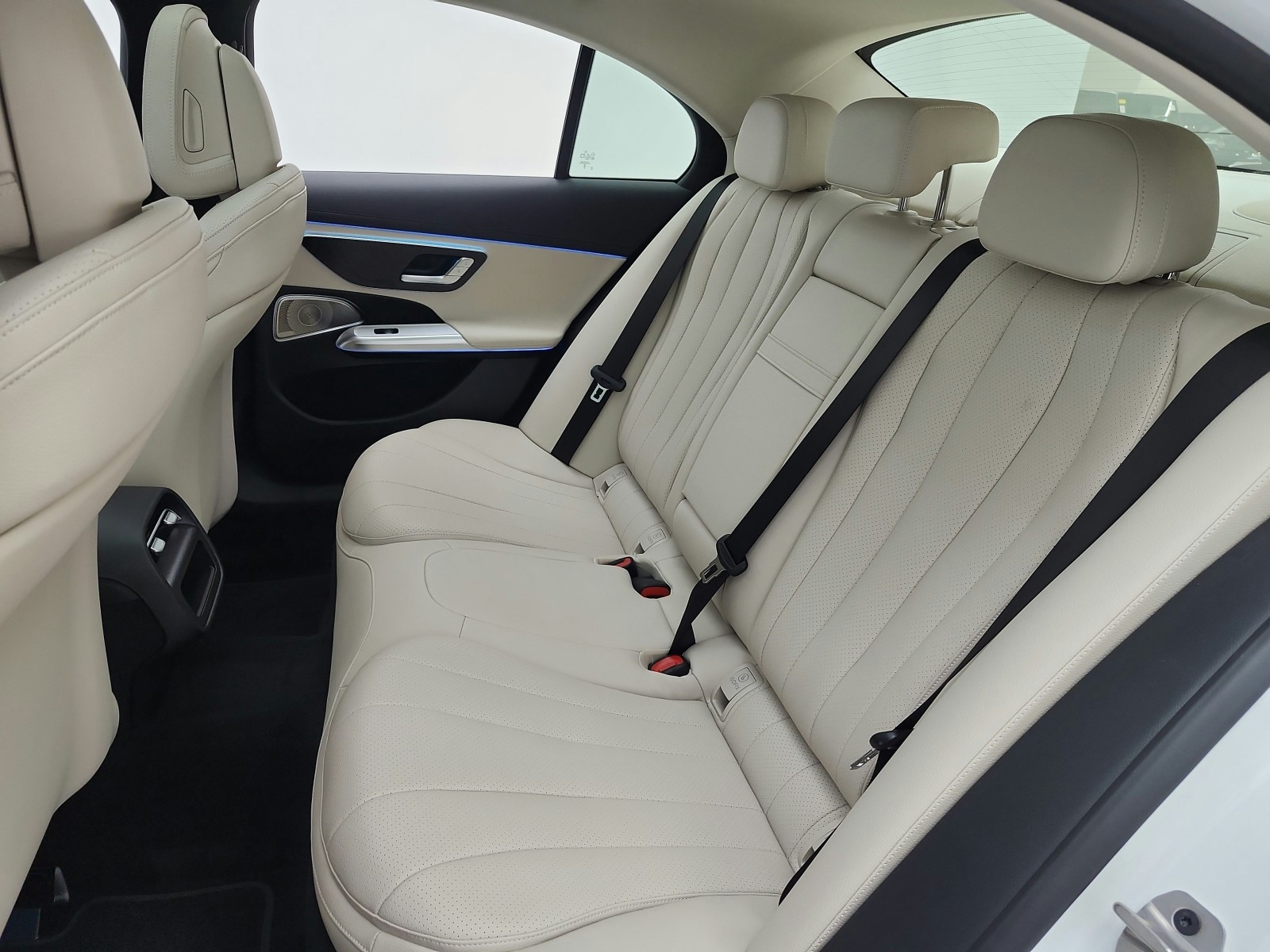 New 2027 Polar White Mercedes-Benz E 350 RWD Sedan image 11