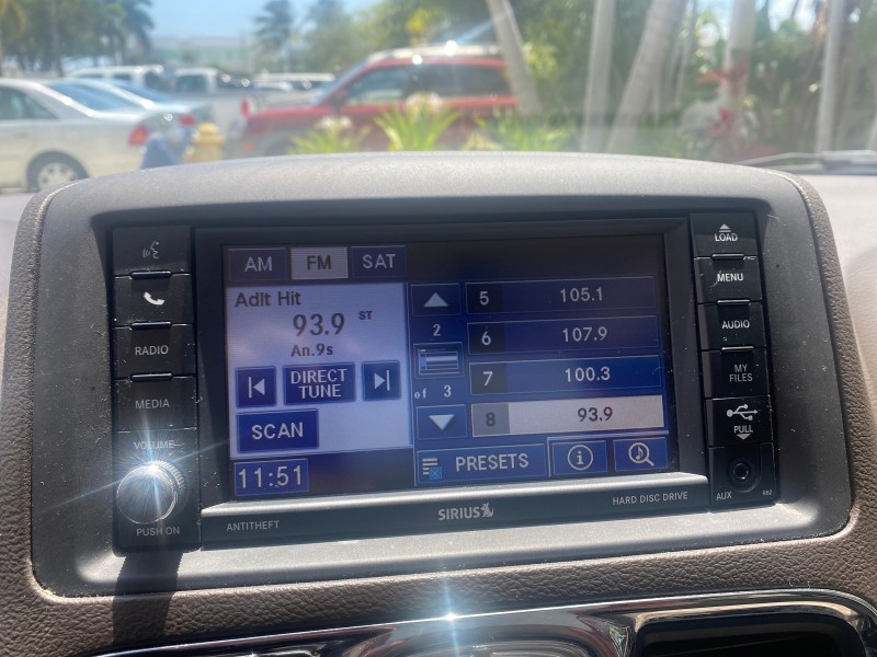 2012 Chrysler Town & Country 1 OWNER LOW MILES 58.411 in , 