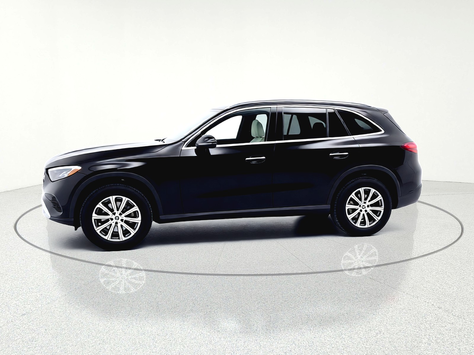 New 2026 Black Mercedes-Benz GLC 300 image 8