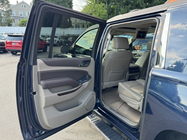 2018 Chevrolet Suburban LT 30