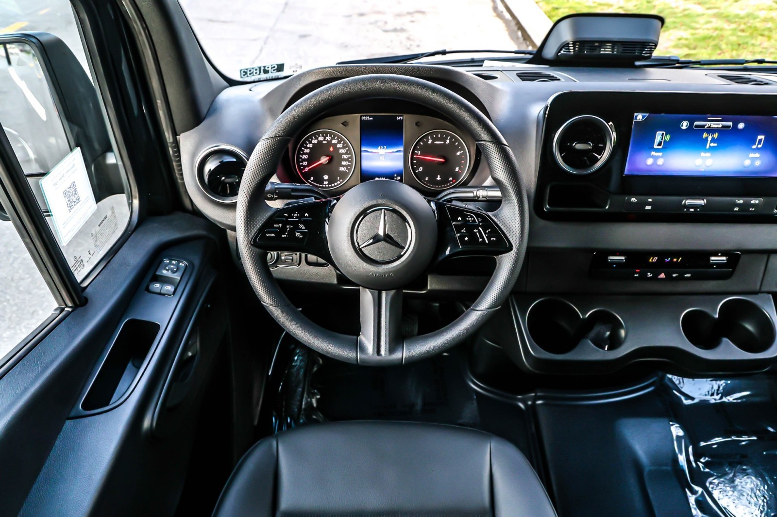 New 2026 Jet Black Mercedes-Benz High Roof 4-Cyl Diesel HO image 8