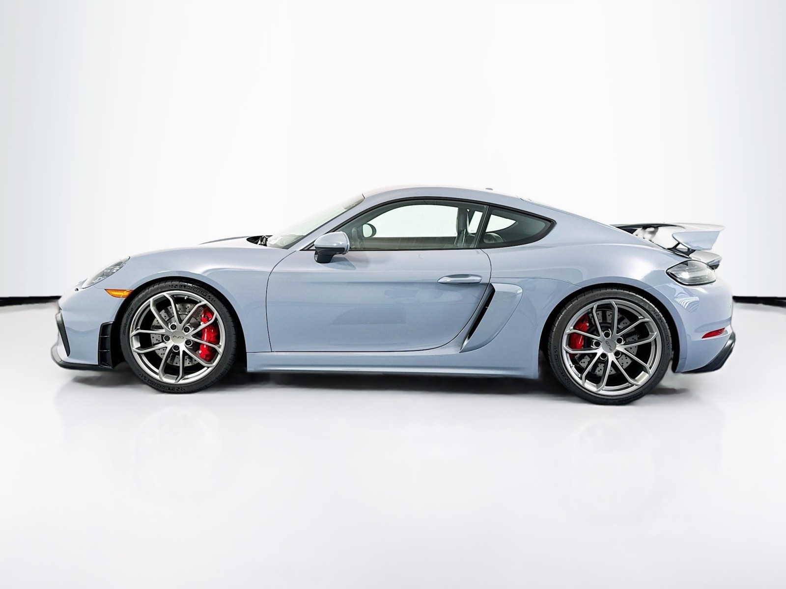 2023 Porsche 718 Cayman GT4 8