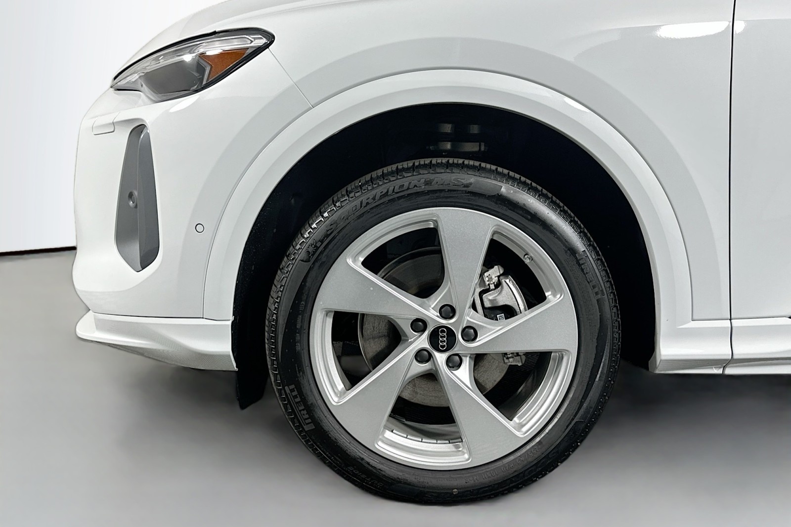 New 2025 Glacier White Metallic Audi Premium Plus image 11