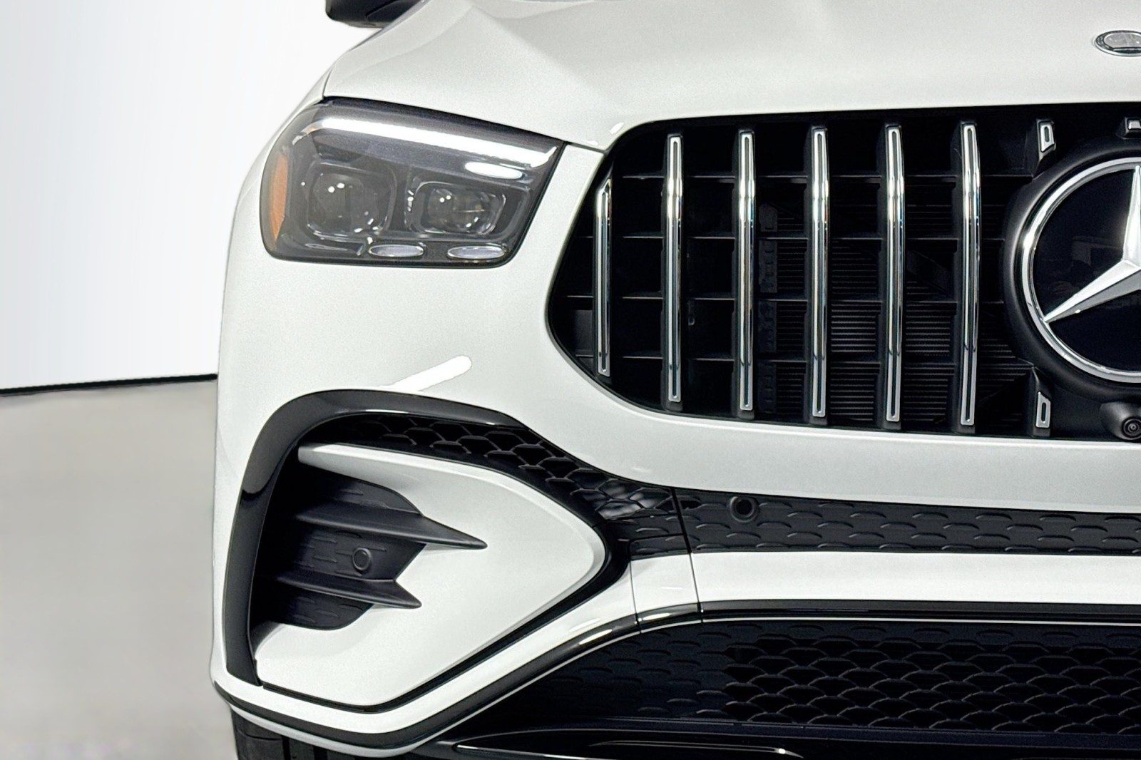 New 2026 Polar White Mercedes-Benz AMG® GLE 53 4MATIC+ SUV image 13