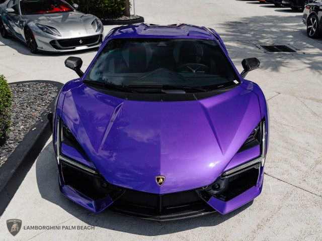 Lamborghini Revuelto