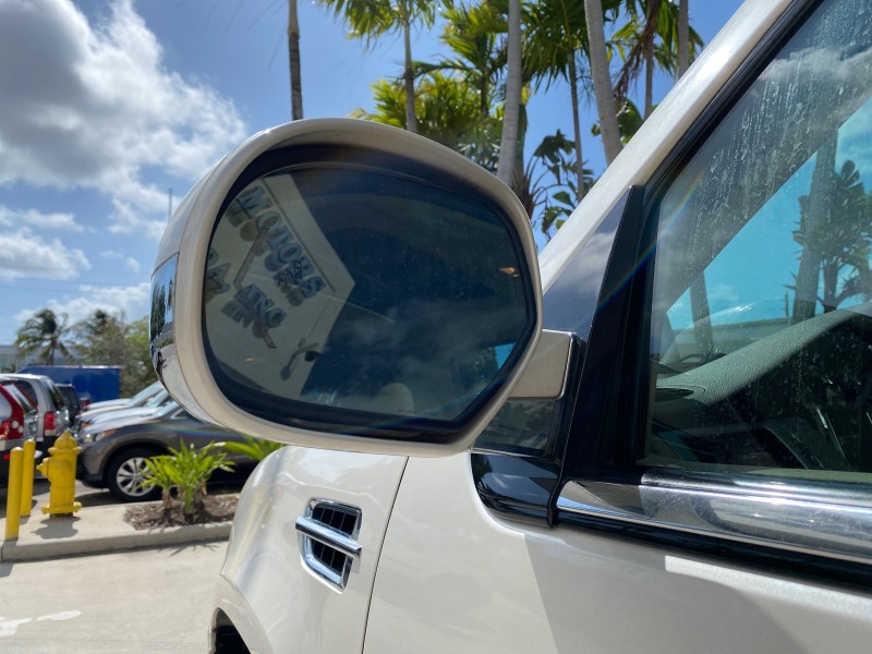 2010 Cadillac Escalade SUNROOF NAV Premium LOW MILES 66,933 in ,