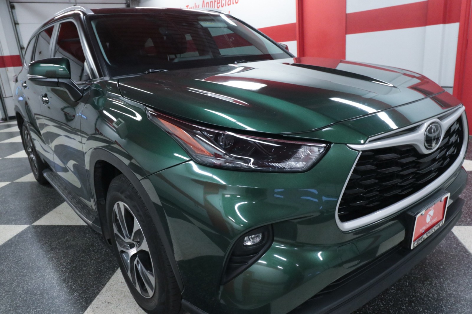 Used Car 2024 Toyota Highlander  Xle For Sale Under $40,000 In Austin, Texas