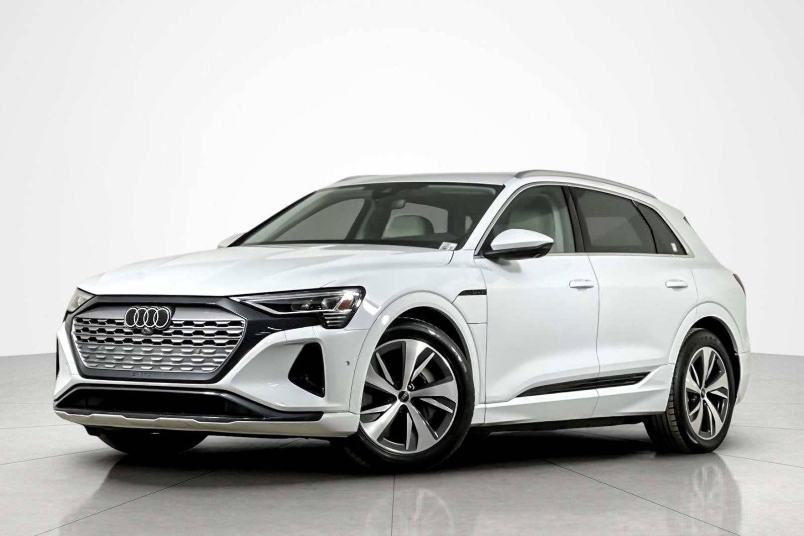 2024 Audi Q8 e-tron
