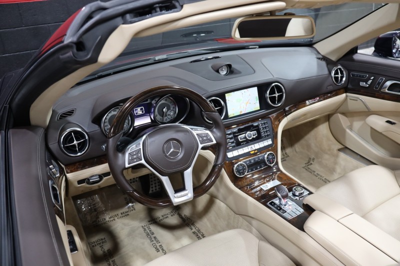 2013 Mercedes-Benz SL 550 AMG Sport 2dr Roadster in , 