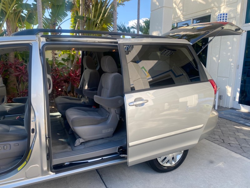 2010 Toyota Sienna LE LOW MILES 41,871 1 OWNER 7 PASSENGER in , 