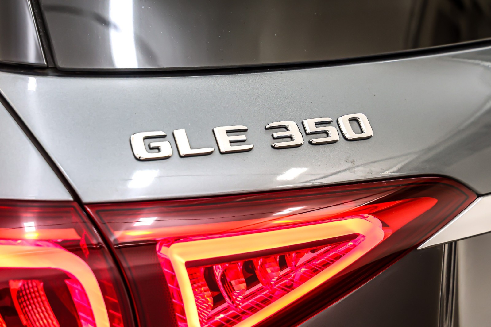 Used 2020 Selenite Grey Metallic Mercedes-Benz GLE 350 4MATIC® SUV image 9