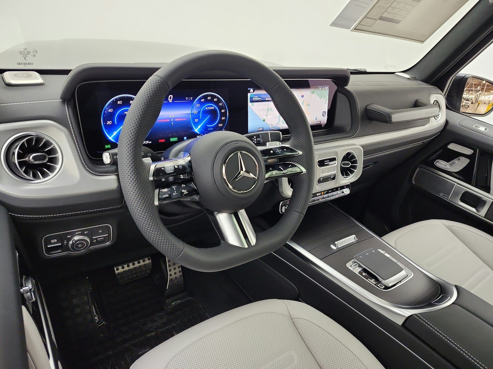 New 2027 MANUFAKTUR Platinum magno Mercedes-Benz G 580e SUV image 9