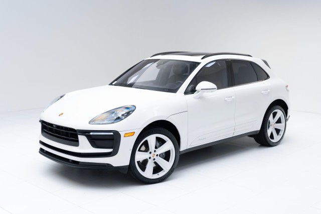 2022  Macan  in , 