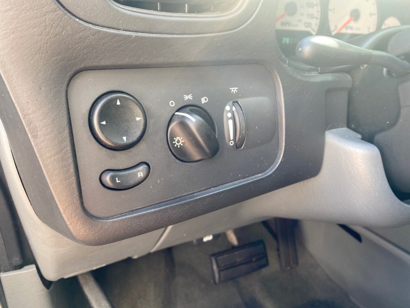 2006 Dodge Caravan SXT LOW MILES 28,367 1 OWNER HANDICAP LIFT in , 