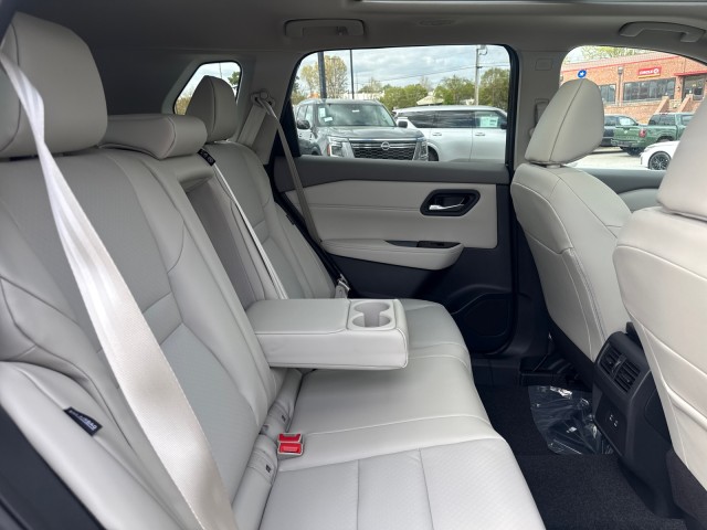 NissanRogue24