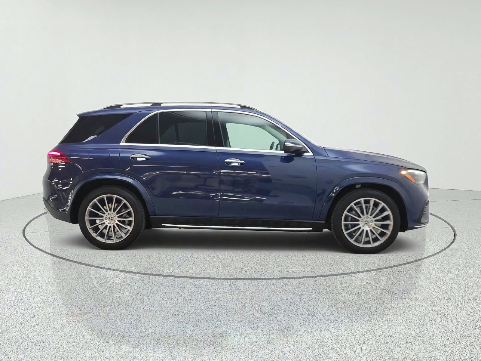 New 2026 Twilight Blue Metallic Mercedes-Benz GLE 450 4MATIC® SUV image 4