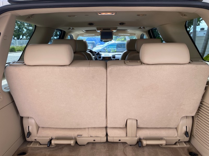 2010 Cadillac Escalade SUNROOF NAV Premium LOW MILES 66,933 in ,