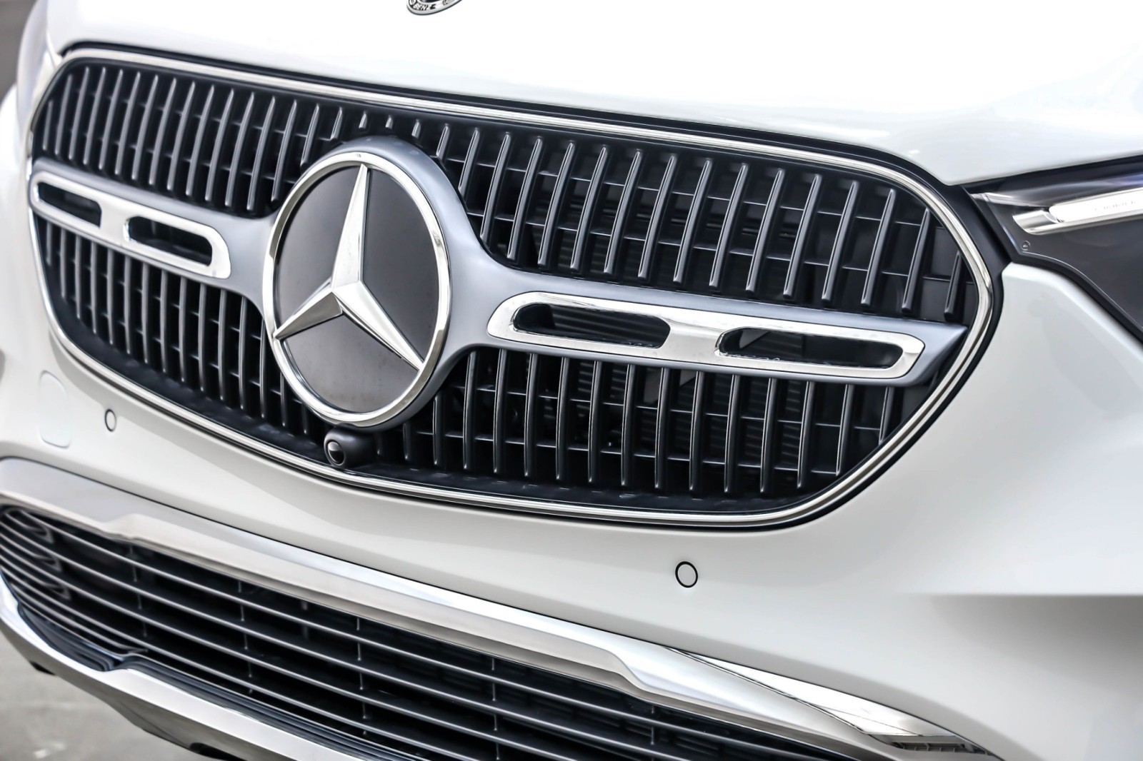 New 2026 Polar White Mercedes-Benz GLC 300 image 10