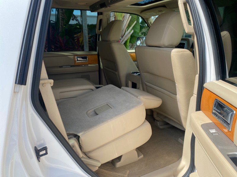2010 Lincoln Navigator 4WD SUNROOF LOW MILES 31,209 in , 