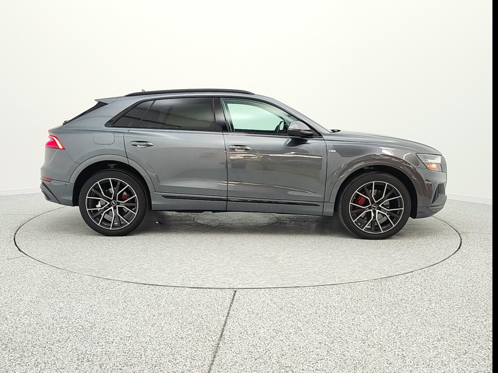 Used 2023 Daytona Gray Pearl Effect Audi Premium Plus 55 TFSI quattro image 4