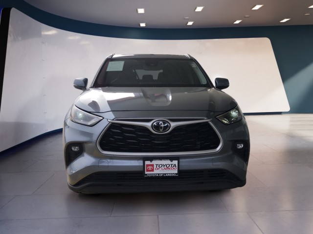 2022 Toyota Highlander XLE 8