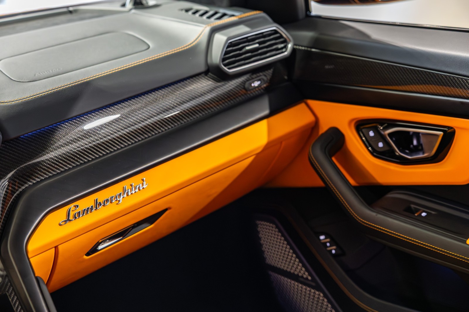 Used Car 2022 Lamborghini Urus - Full Stealth Ppf  For Sale Under $240,000 In Boerne, Texas