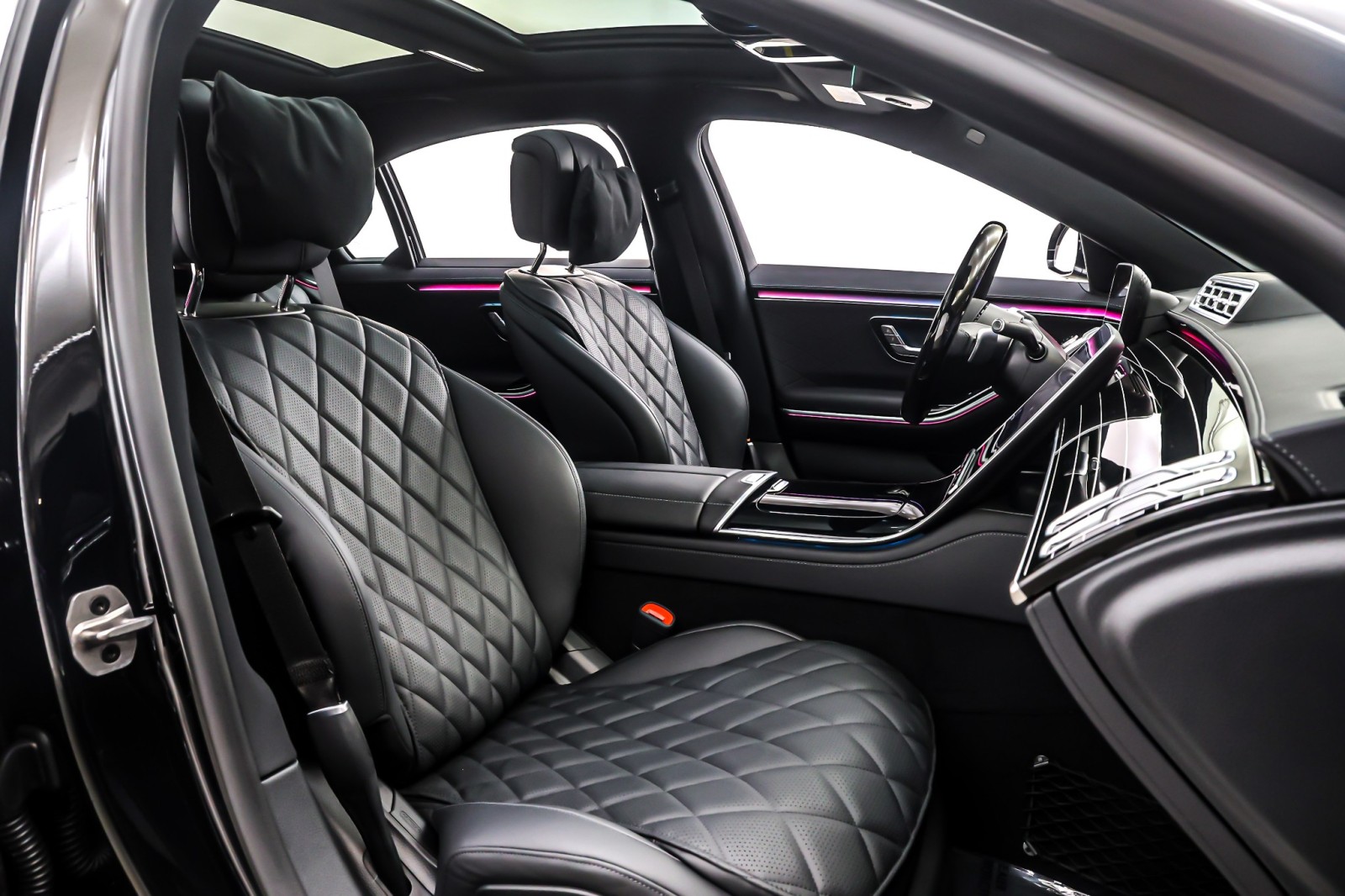 New 2026 Obsidian Black Metallic Mercedes-Benz S 580 image 7