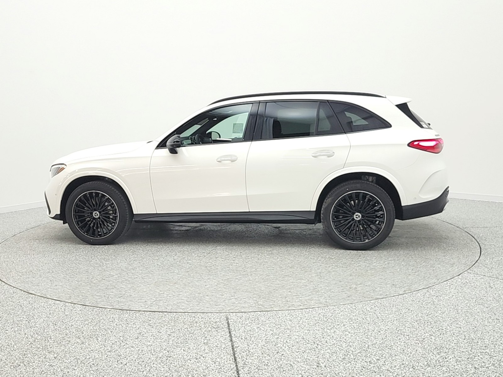 New 2026 Polar White Mercedes-Benz GLC 300 image 8