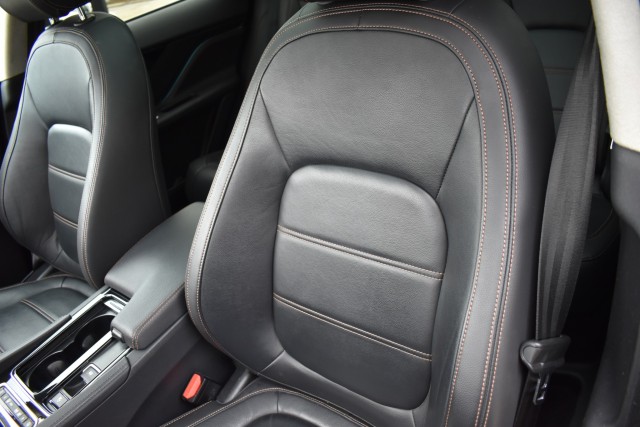 2020 Jaguar F-PACE Navi Leather Pano Glass Roof Heated Seats Rear Vie 31