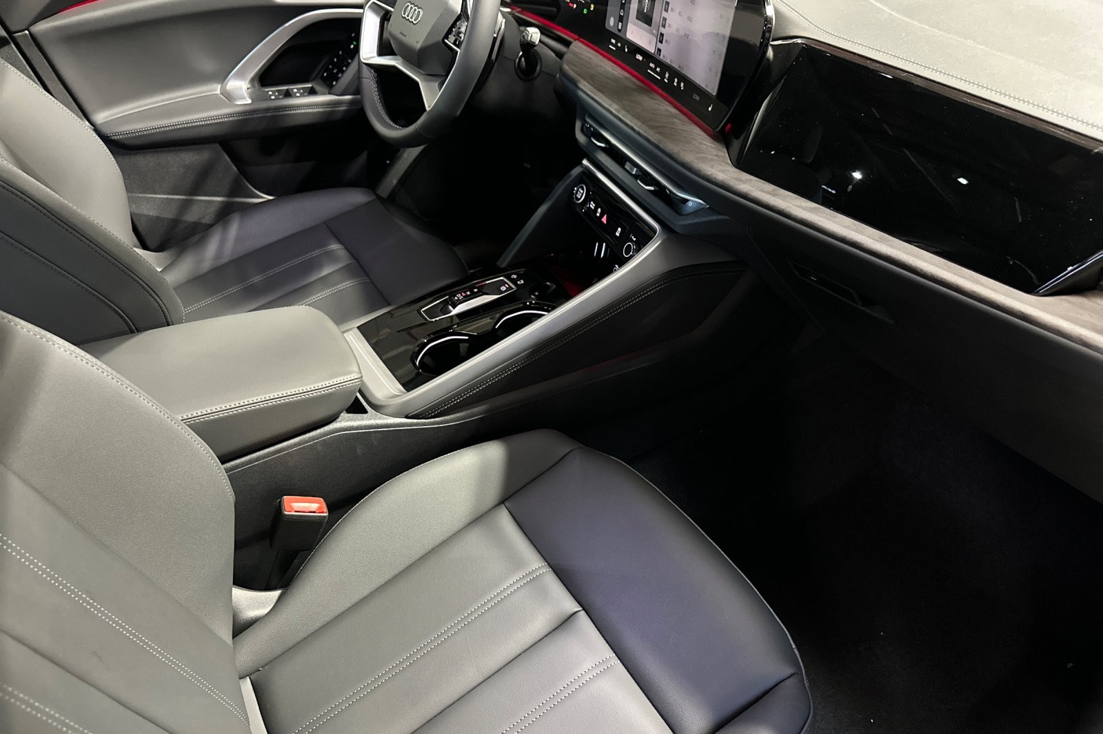 New 2026 District Green Metallic Audi Premium 2.0 TFSI quattro image 15