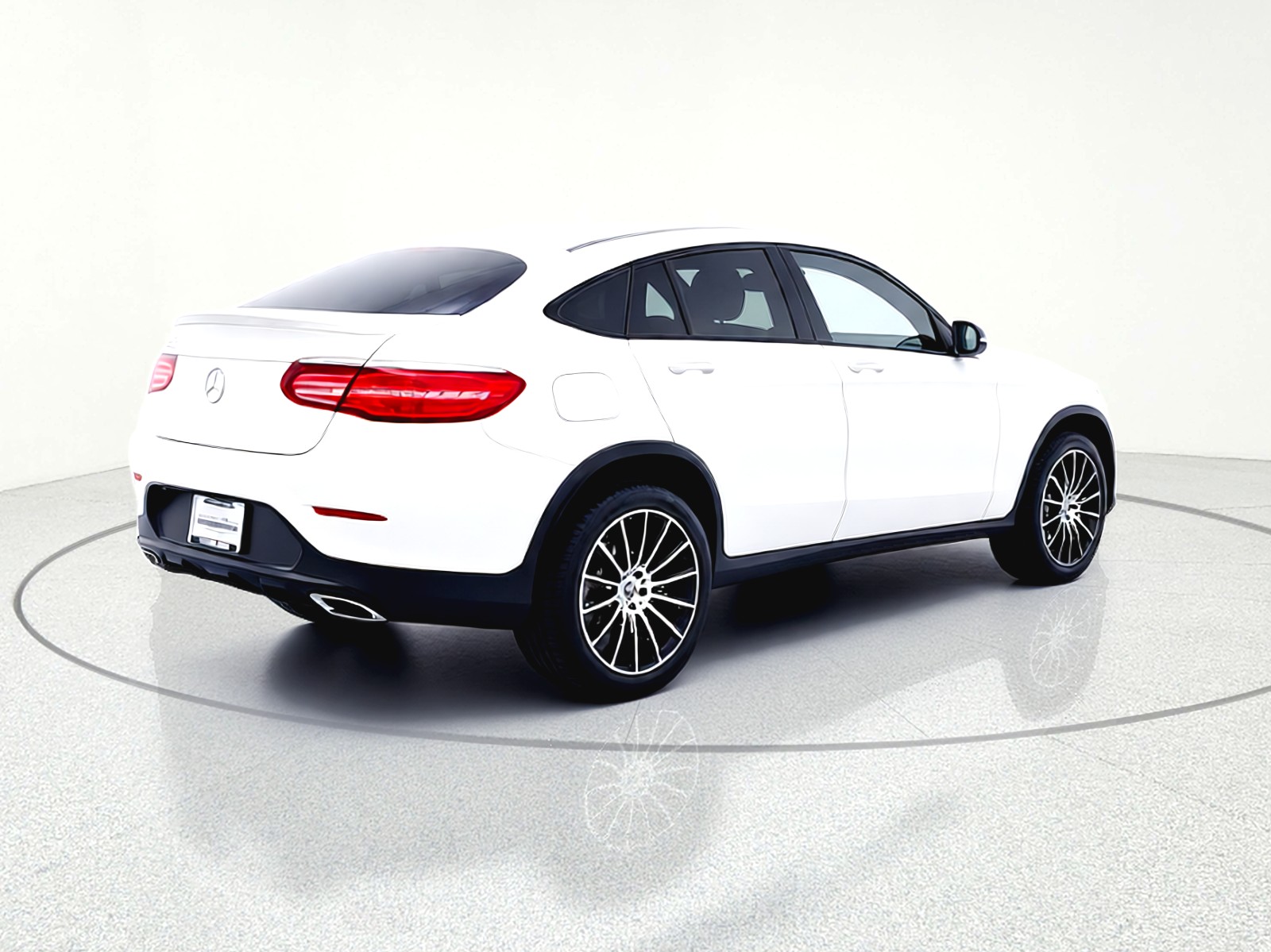 Used 2018 Polar White Mercedes-Benz GLC 300 4MATIC® Coupe image 16