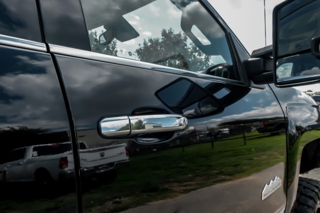 2016 Chevrolet Silverado 3500HD High Country 38