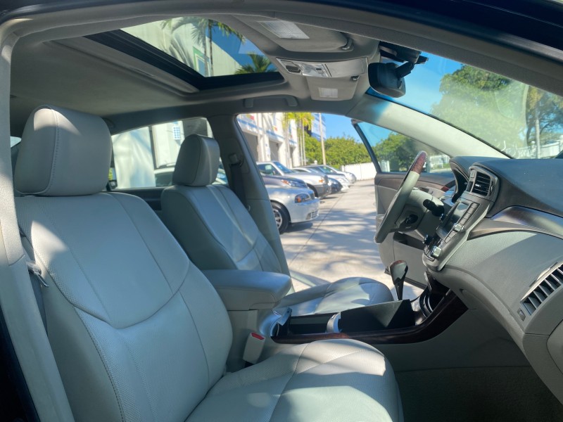 2011 Toyota Avalon Limited LOW MILES 80,879 in ,