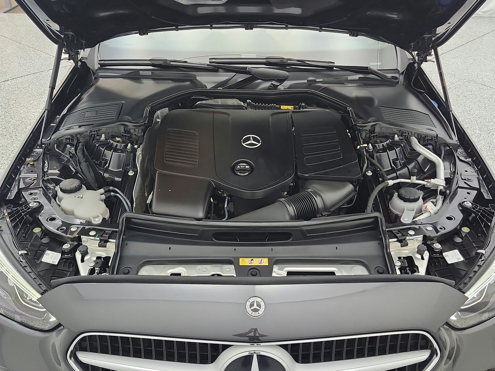 Used 2023 Graphite Grey Metallic Mercedes-Benz C 300 Sedan image 31