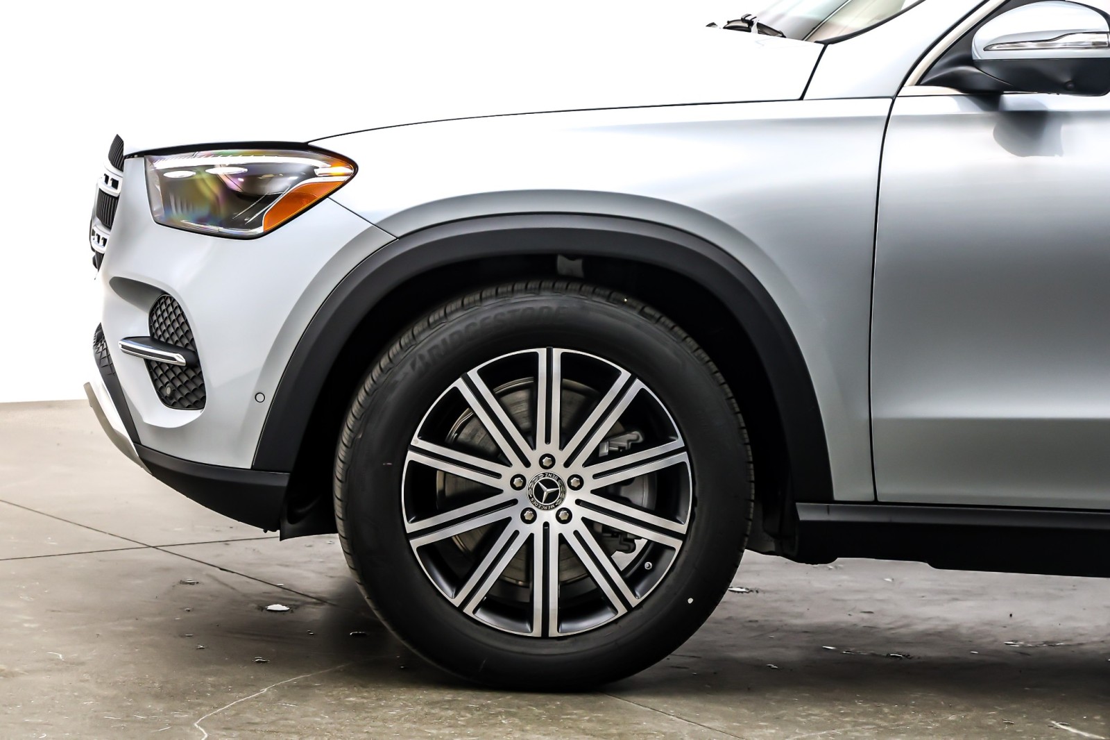 New 2025 Cirrus Silver Metallic Mercedes-Benz GLE 450e image 10